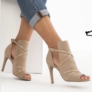 SUPER SEXY Tan peep-Toe  strappy high heel sandals